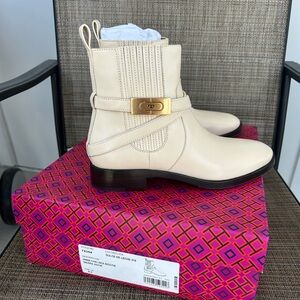 New Tory Burch 8.5 Beige Ankle Bootie Boots Chelsea Gold Dulce de Leche leather